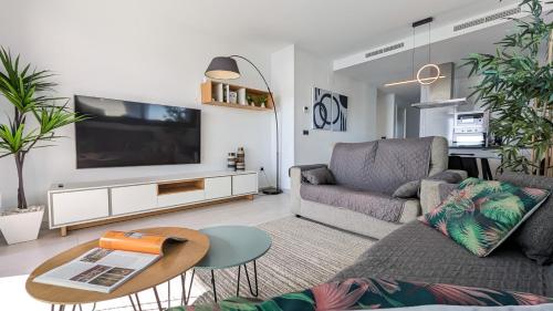 SUNSET WAVES retreat apartment