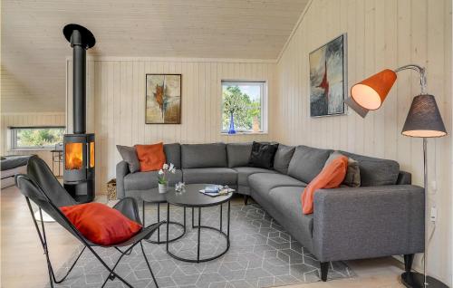 Χώρος καθιστικού στο Pet Friendly Home In Rødby With Kitchen