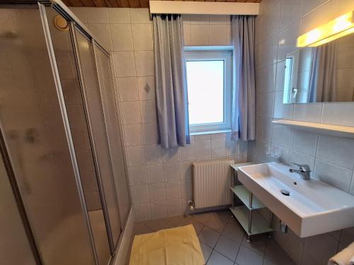 Koupelna v ubytování Appartements Rosmarie