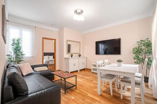 Spacious modern flat in the centre of Madrid - Infantas