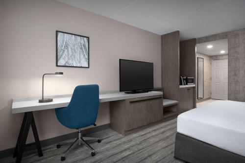 Μια τηλεόραση ή/και κέντρο ψυχαγωγίας στο Hilton Garden Inn West Lafayette Wabash Landing