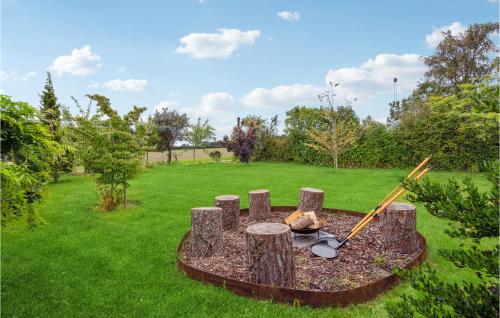 Κήπος έξω από το Awesome Home In Strøby With Wifi