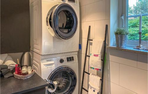 Φωτογραφία από το άλμπουμ του Stunning Home In Grödinge With Kitchen σε Näs