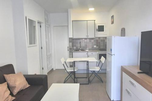 Puerto del Carmen, Near Beach, Fast wifi, Pool
