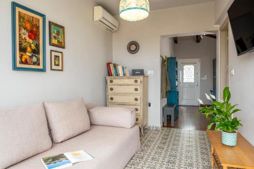 Televisyen dan/atau pusat hiburan di Casa Chrysa Chania 1st floor house with amazing view