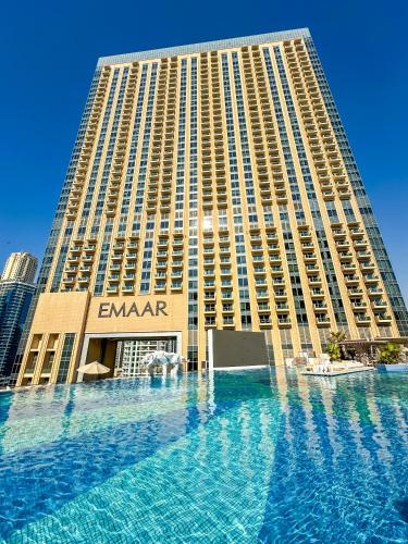 Luxury Apartments - Stunning Marina View - 5-Star Hotel Amenities