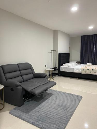 Posezení v ubytování Studio Formosa Residence Batam By Skyline