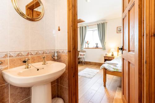 Koupelna v ubytování Shepherds Cottage