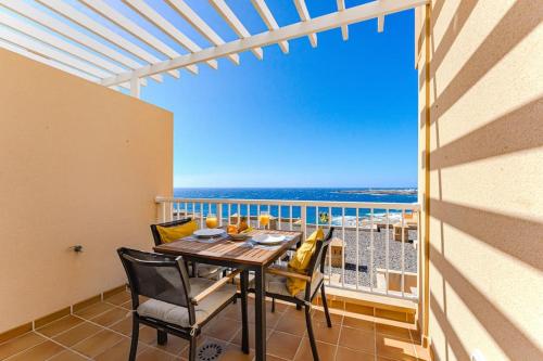 Balcony with perfect sea view, Pool, Wi-Fi