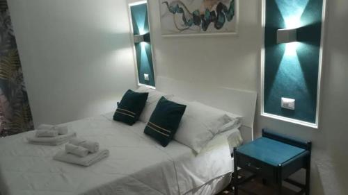 Katil atau katil-katil dalam bilik di Cozy Apartment with Stunning Mountain Views