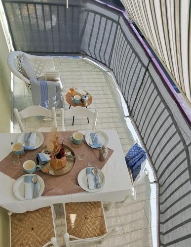 Makanan di atau berdekatan apartmen