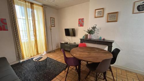 Televisyen dan/atau pusat hiburan di T2 ancien hyper centre ville Orléans