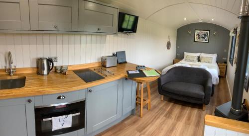 Springwood Shepherd Huts Glamping York photo 10