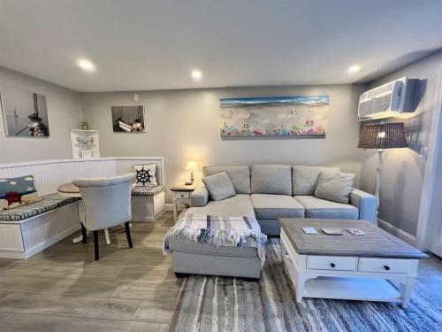 オガンキットにあるUpdated Ocean Towers Condo in Ogunquitのギャラリーの写真