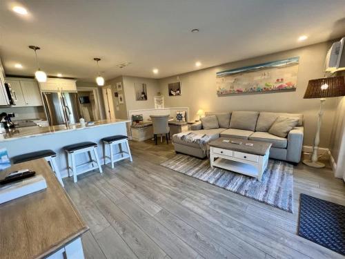 オガンキットにあるUpdated Ocean Towers Condo in Ogunquitのギャラリーの写真