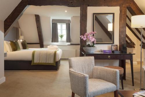 Posezení v ubytování Albrighton Hall Hotel and Spa, a member of Radisson Individuals