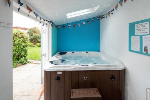 Φωτογραφία από το άλμπουμ του Hot tub & sauna, self catering house for 16 people σε Mundesley