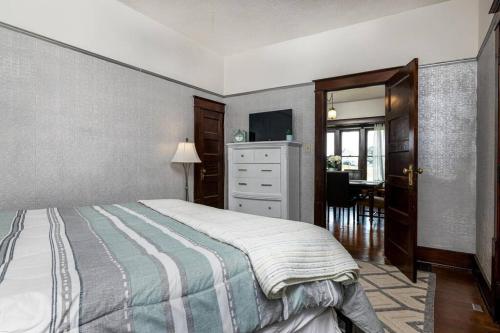 Cama o camas de una habitación en Broadview Manor
