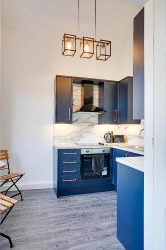 Η κουζίνα ή μικρή κουζίνα στο No 2 at The Rocketroom Apartments