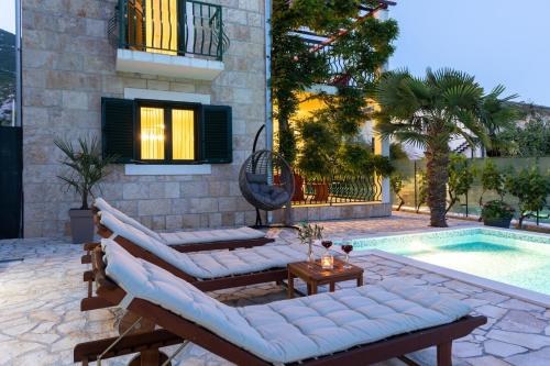Kolam renang di atau dekat dengan Villa Josip near Omiš , private pool