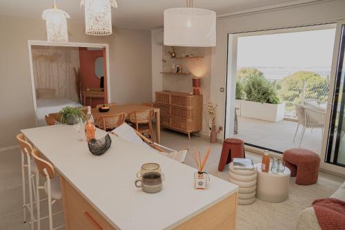 Superbe T4 vue mer et etang, terrasse et parking