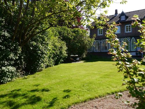 Taman di luar Ferienwohnung Sööte Stuuv - Stein