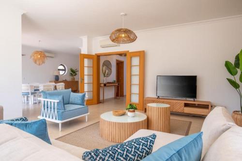 Paradise Beach Villa by Blue Diamond 18
