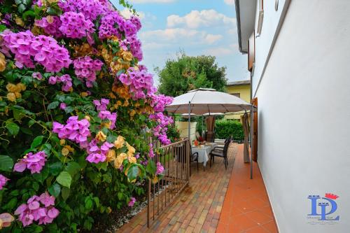 Garden & Pool DesenzanoLoft Official Partner Homes & Villas by Marriott Bonvoy photo 3