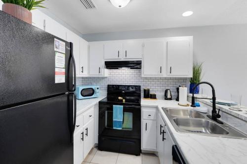 Una cocina o cocineta en Oasis 317 - Space to Unwind