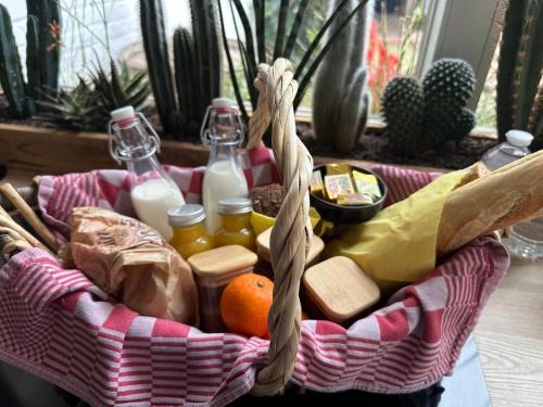 Mad på timebasishotellet eller i nærheden