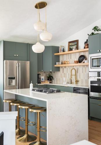 Dapur atau dapur kecil di New Beautifully Updated Home with Gameroom!