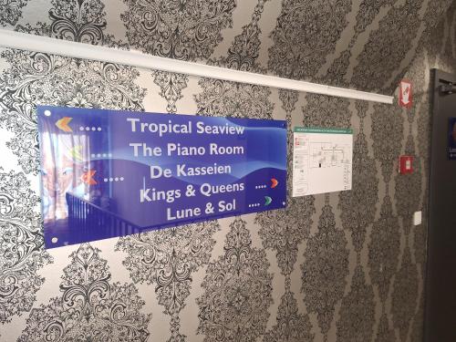 Waregem Hotel Aに飾ってある許可証、賞状、看板またはその他の書類
