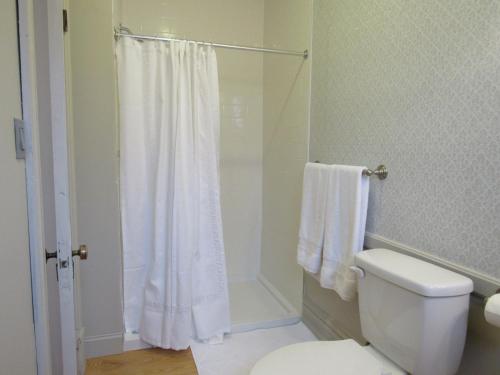 Et badeværelse på Washington Park Inn