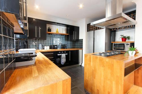 Elegant 2bd Flat in Brighton Marina - Free Parking photo 14