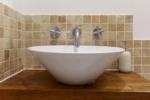 Elegant 2bd Flat in Brighton Marina - Free Parking photo 22