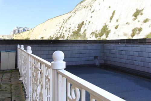Elegant 2bd Flat in Brighton Marina - Free Parking photo 30