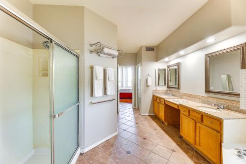 Φωτογραφία από το άλμπουμ του Private Patio and Grill Lakefront Chandler Home σε Chandler