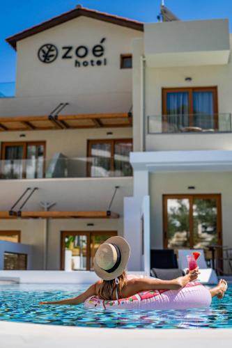 Bazén v ubytování Zoe Boutique Hotel nebo v jeho okolí