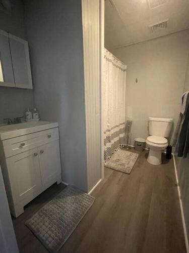 Un baño de Private Cozy open floor plan, studio