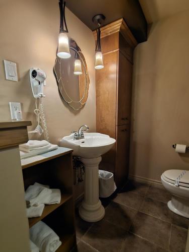 Ένα μπάνιο στο Hotel-Motel Drummond
