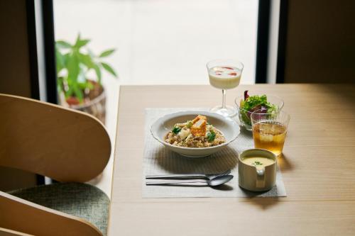 Jídlo v hotelu nebo okolí