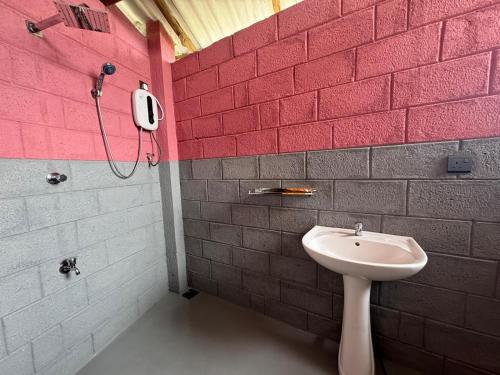 Un baño de Kingdom of Rustic Ella