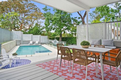Πισίνα στο ή κοντά στο Oatley Escape with Pool Relax in Style & Elegance
