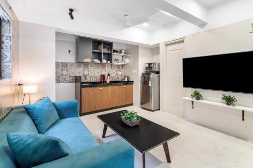 Una cocina o cocineta en Dido 1BHK Bandra W by The Bombay Home Company