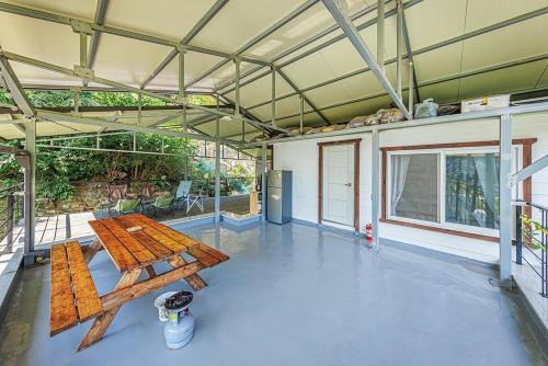 Balkón nebo terasa v ubytování Gapyeong Yongso Falls Yangji Pension