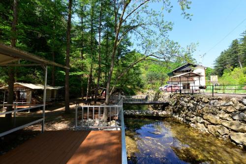 Phong cảnh thiên nhiên gần nhà khách