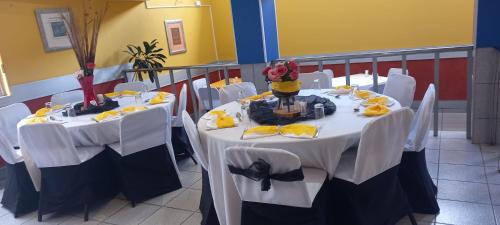 Restoran atau tempat lain untuk makan di Thokoza Anglican Conference Centre