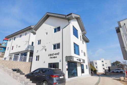 Το κτήριο όπου στεγάζεται  ο ξενώνας