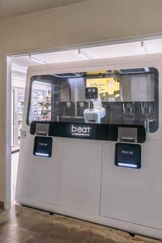 a kiosk with a cash register in a store at Taean Four Seasons in Tohwang-ni