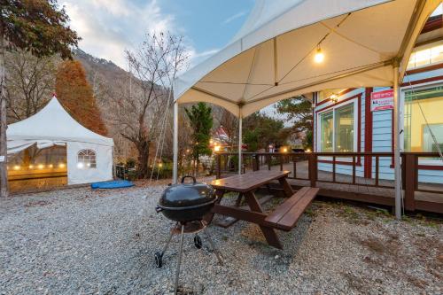 Gallery image of Hongcheon Nolleowa Aegyeondongban Pension in Hongcheon
